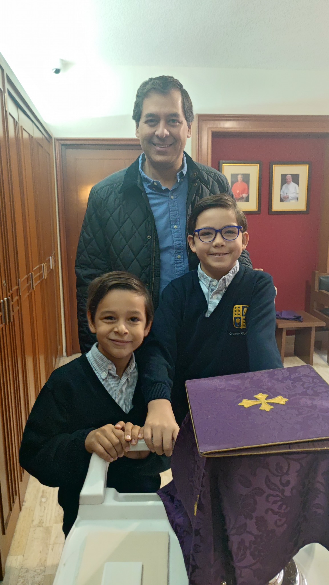 Papá e hijos durante el Curso de Acólitos